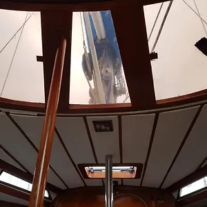 Java Yacht Camping